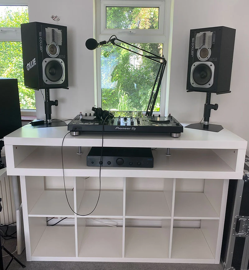 Ikea Hack DJ Booth – DJ Ollie